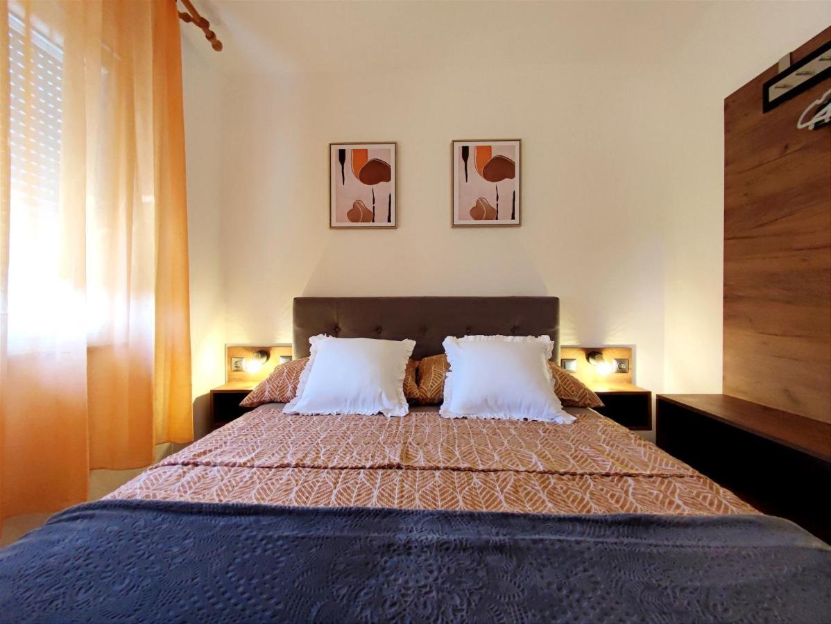 Apartments Jolic Vir Εξωτερικό φωτογραφία