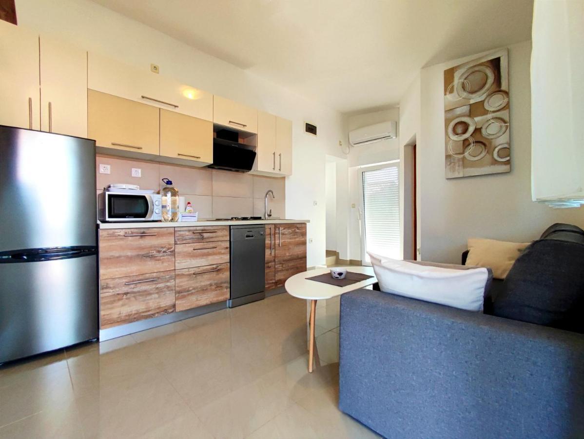 Apartments Jolic Vir Εξωτερικό φωτογραφία