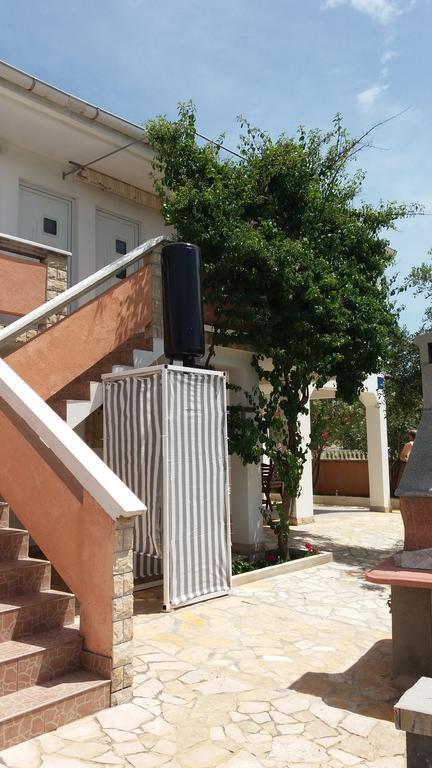 Apartments Jolic Vir Εξωτερικό φωτογραφία