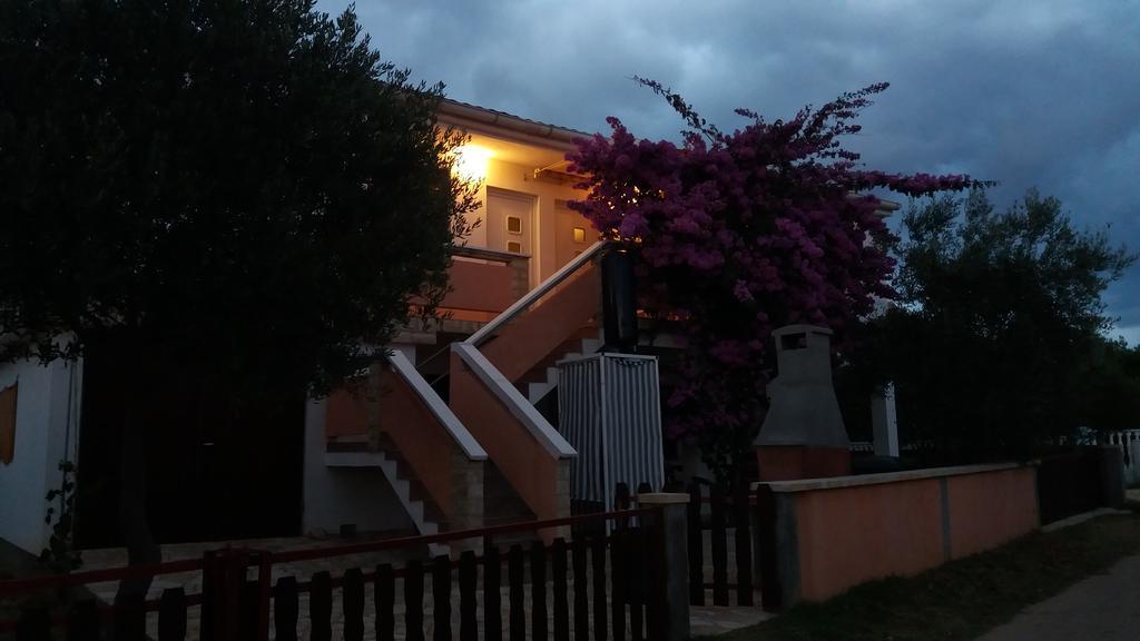 Apartments Jolic Vir Εξωτερικό φωτογραφία