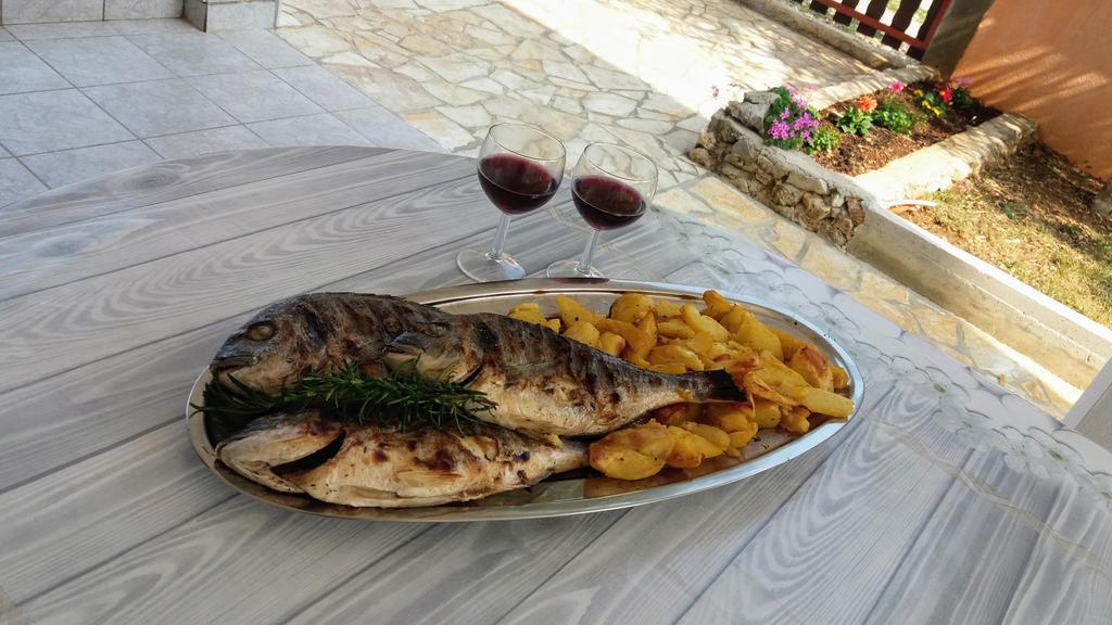 Apartments Jolic Vir Εξωτερικό φωτογραφία