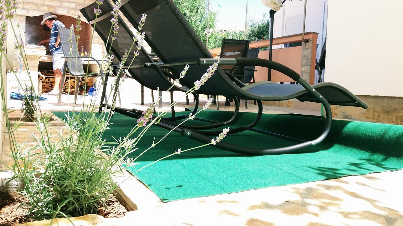 Apartments Jolic Vir Εξωτερικό φωτογραφία