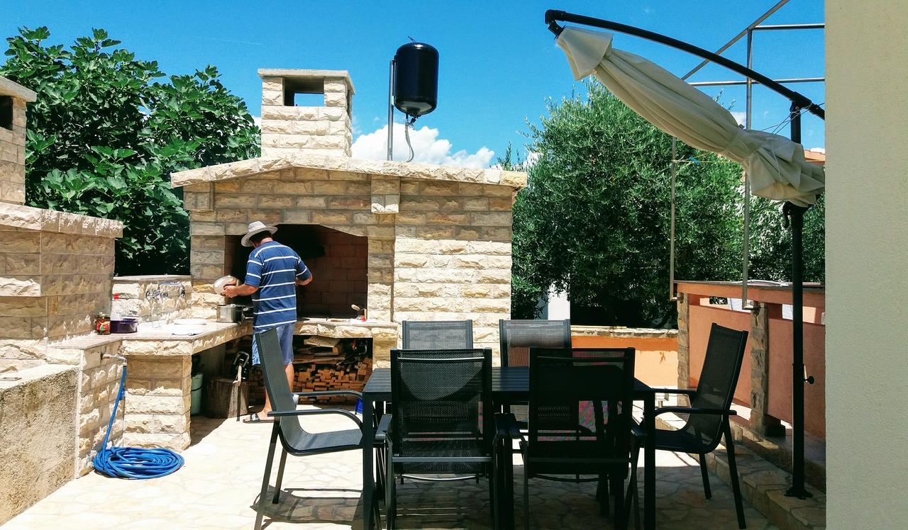 Apartments Jolic Vir Εξωτερικό φωτογραφία